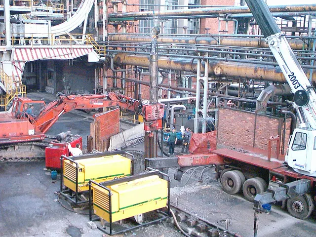 Cantiere di microtunnelling all'interno di uno stabilimento siderurgico a Genova