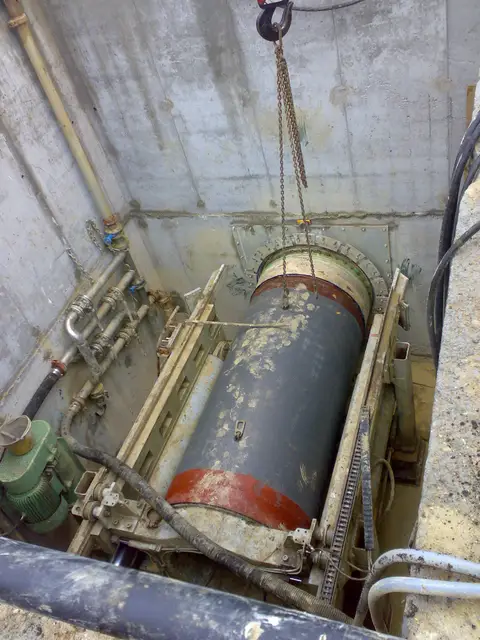 Pozzo di spinta con la tubazione del microtunnelling