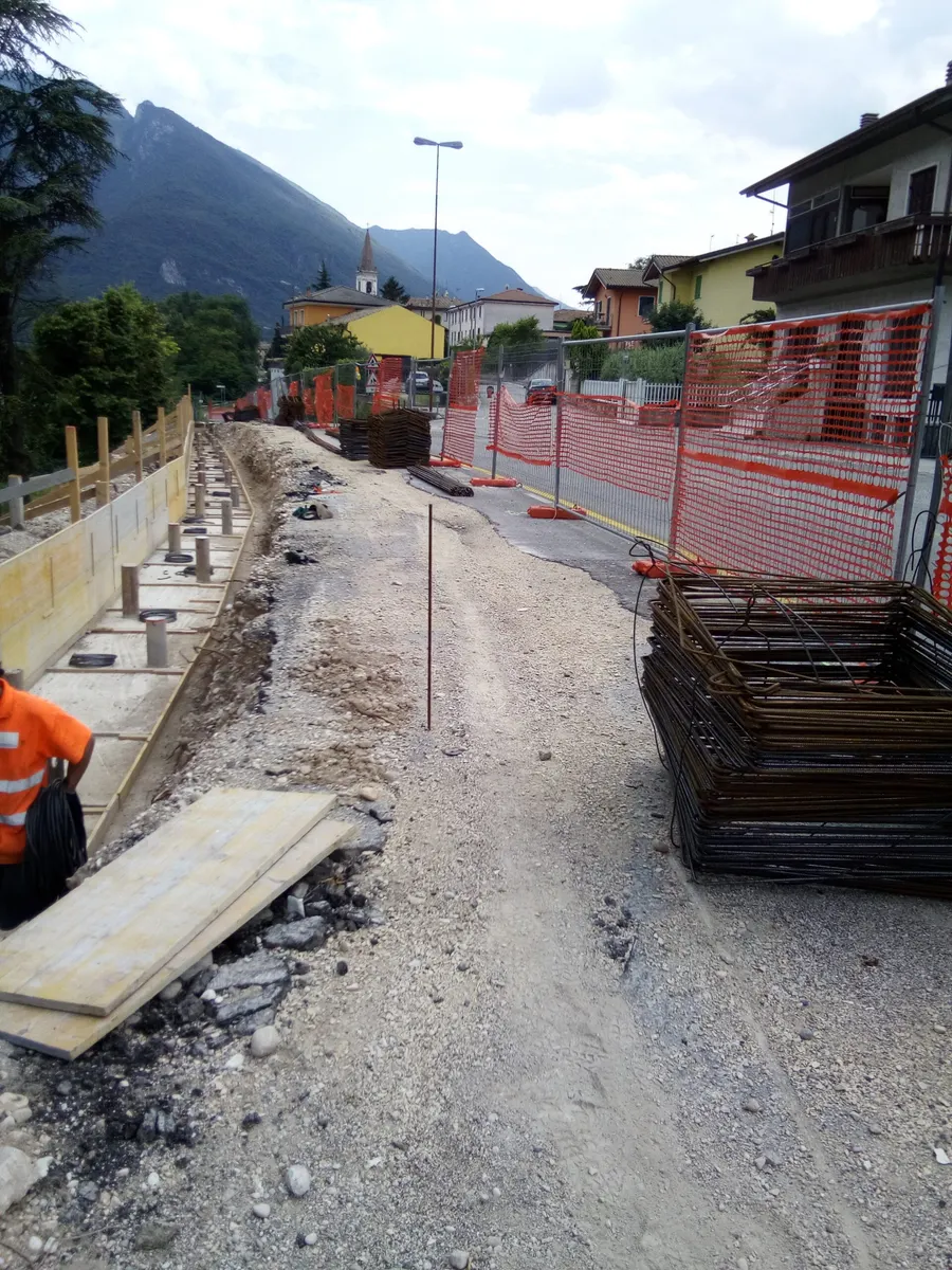 Lavorazione di strutture in cemento armato in cantiere
