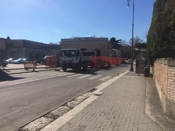 Cantiere di pipe bursting per la sostituzione di una condotta esistente a Porta San Giorgio