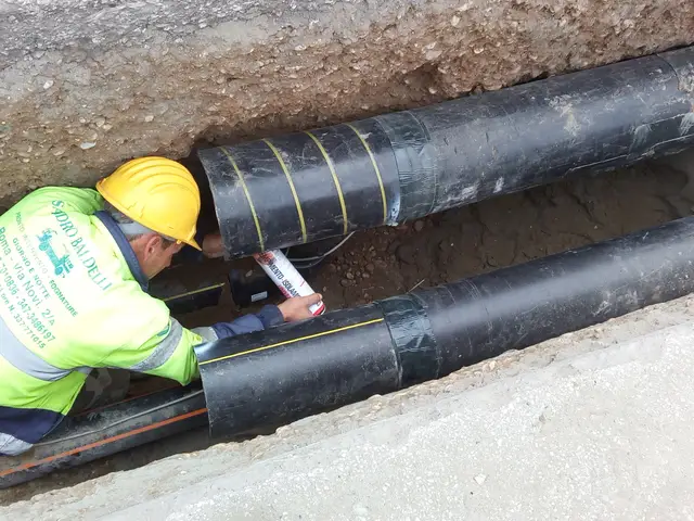 Cantiere per intervento sulla rete di distribuzione gas a Rovigo